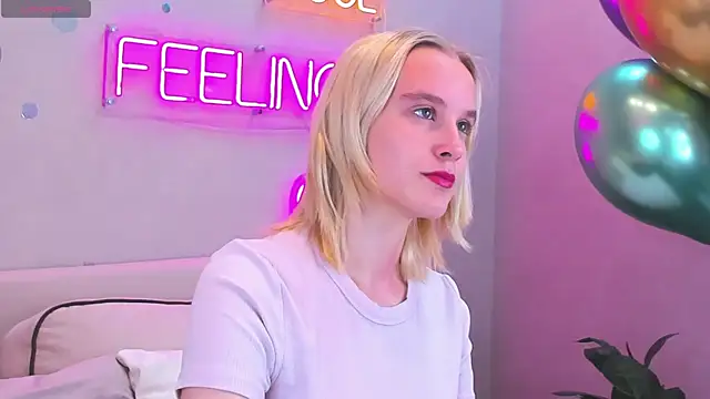 Snapshot of Carolin_Miller chatting on 17, 9, 2025 Carolin Miller online show from 17, 9, 2025