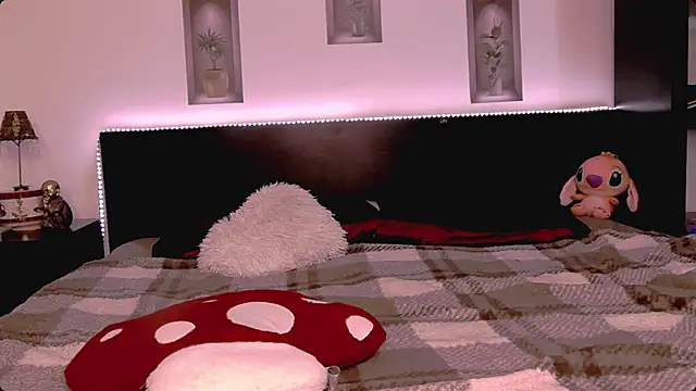 M1kaylaRaven online show from 10, 1, 2026