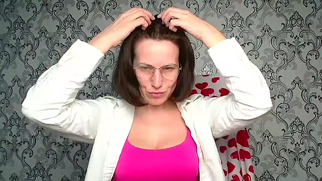 Kelly Kisss online show from 3, 4, 2026