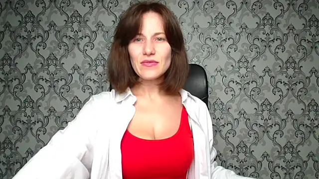 Kelly Kisss online show from 10, 11, 2025