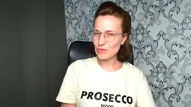 Kelly Kisss online show from 14, 6, 2026