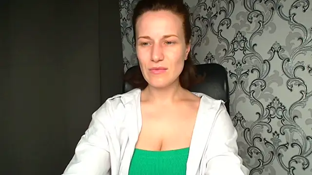 Kelly Kisss online show from 9, 6, 2026