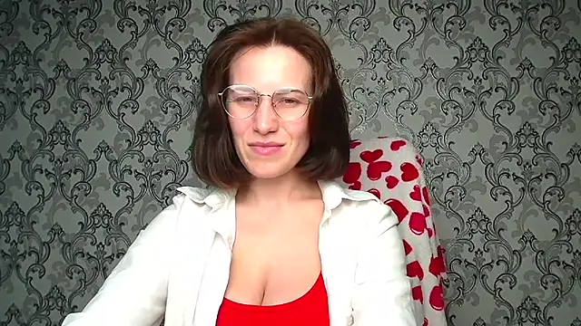 Kelly Kisss online show from 8, 4, 2026