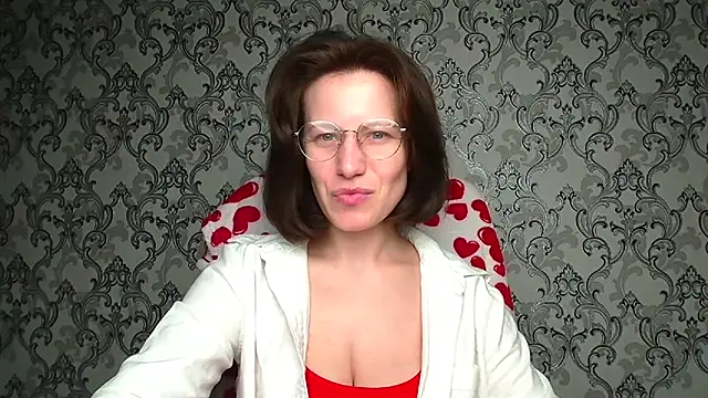 Kelly Kisss online show from 2, 4, 2026