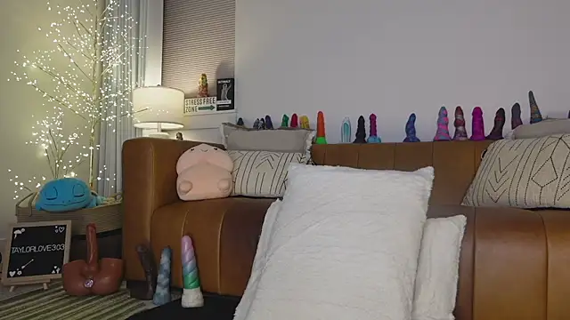 Taylorlove303 online show from 30, 4, 2026