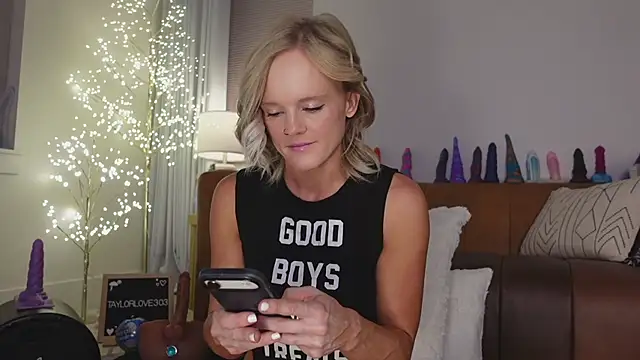 Taylorlove303 online show from 7, 1, 2026