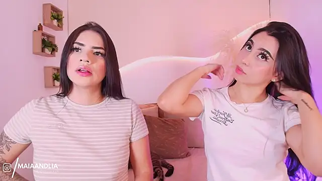 Snapshot of maia_lia_ chatting on 9, 9, 2025 maia lia online show from 9, 9, 2025