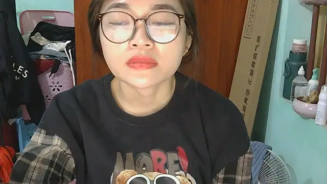 Uhem112 online show from 26, 11, 2025