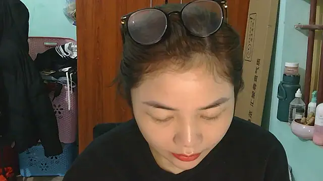 Uhem112 online show from 4, 12, 2025