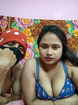 Seducing couple online show from 13, 6, 2026
