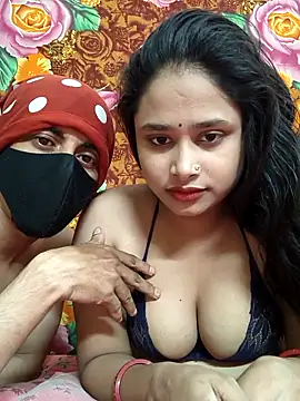 Seducing couple online show from 28, 3, 2026