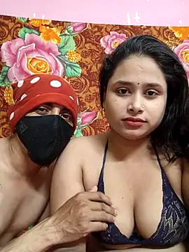 Seducing couple online show from 13, 3, 2026