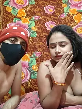 Seducing couple online show from 15, 3, 2026