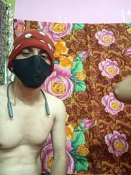 Seducing couple online show from 24, 5, 2026