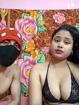 Seducing couple online show from 1, 3, 2026
