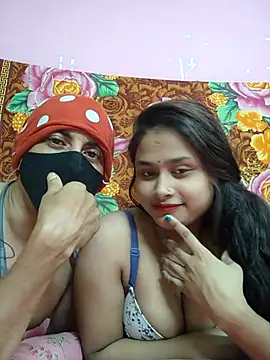 Seducing couple online show from 1, 7, 2026