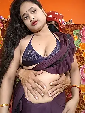 Seducing couple online show from 18, 3, 2026
