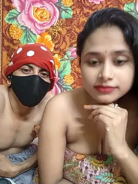 Seducing couple online show from 9, 10, 2025
