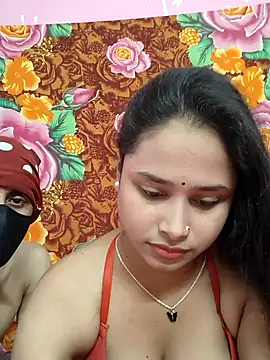 Seducing couple online show from 4, 12, 2025
