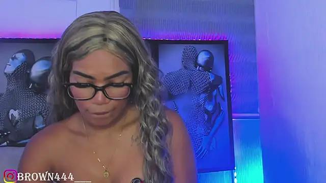  naomibrown  online show from 15, 5, 2026