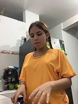 MiiluRosse online show from 14, 11, 2025