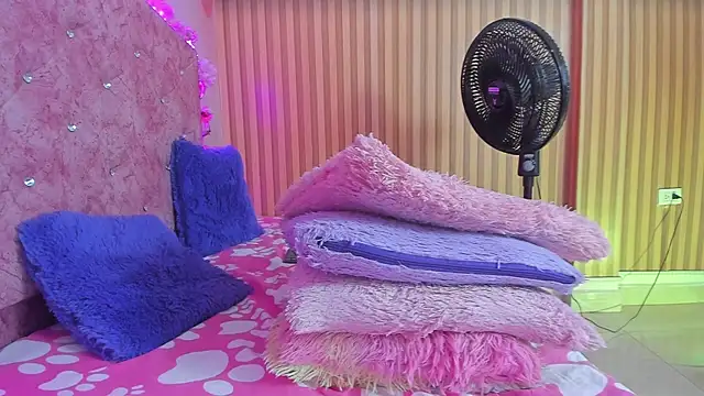 violet taylor  online show from 20, 9, 2025