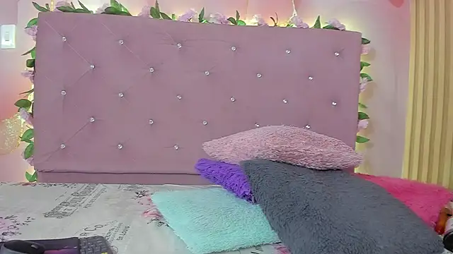 violet taylor  online show from 9, 4, 2026