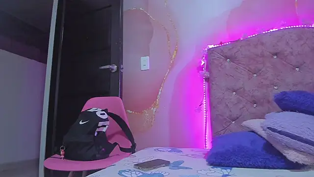 violet taylor  online show from 1, 11, 2025