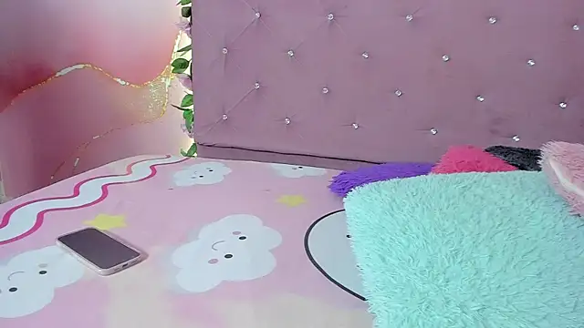 violet taylor  online show from 14, 4, 2026