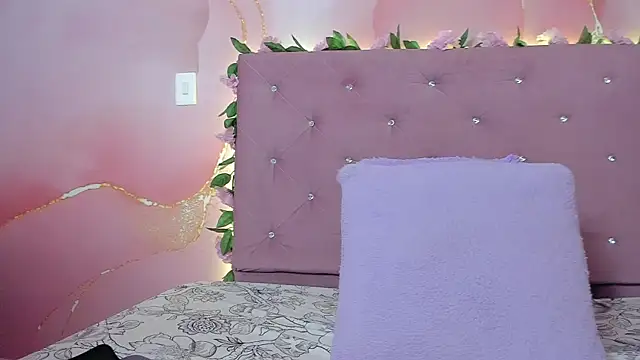 violet taylor  online show from 27, 5, 2026