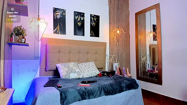  samanthaa foxx online show from 21, 9, 2025