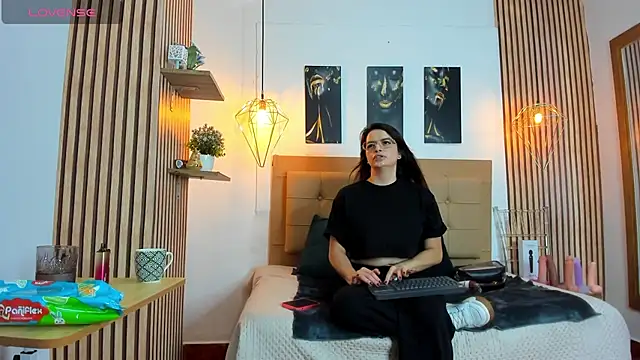  samanthaa foxx online show from 9, 9, 2025