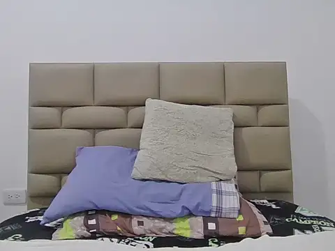 skinnylatino51 online show from 11, 1, 2026