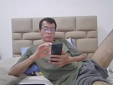 skinnylatino51 online show from 25, 9, 2025