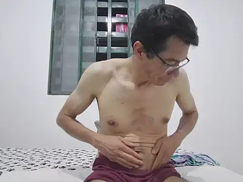 skinnylatino51 online show from 9, 10, 2025