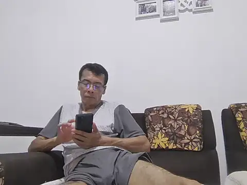 Snapshot of skinnylatino51 chatting on 17, 7, 2026 skinnylatino51 online show from 17, 7, 2026