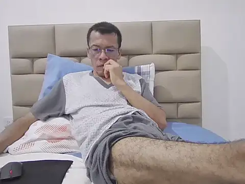 skinnylatino51 online show from 7, 11, 2025