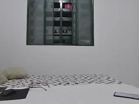 skinnylatino51 online show from 10, 10, 2025