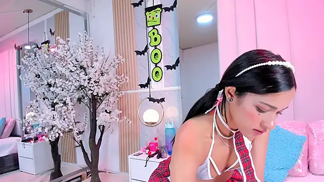 EmmaWilliam1 online show from 4, 10, 2025