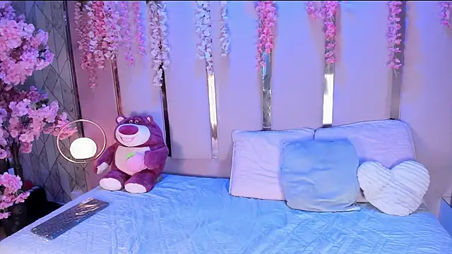 EmmaWilliam1 online show from 15, 4, 2026