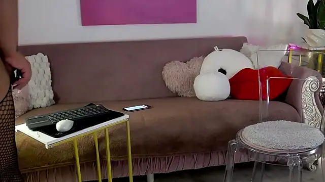 oliviathea online show from 8, 3, 2026