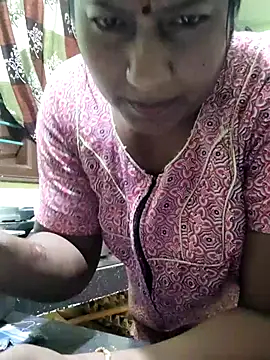 Snapshot of papukurty chatting on 4, 5, 2026 papukurty online show from 4, 5, 2026