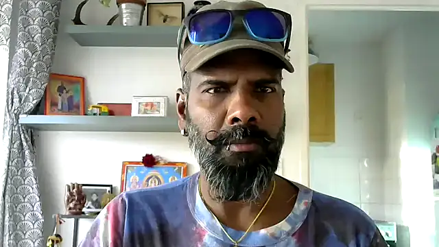 Snapshot of frenchblackc31 chatting on 16, 11, 2025 frenchblackc31 online show from 16, 11, 2025