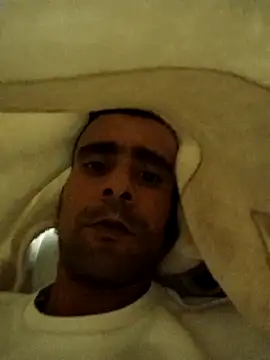 Snapshot of SlipperyEssay chatting on 20, 11, 2025 SlipperyEssay online show from 20, 11, 2025