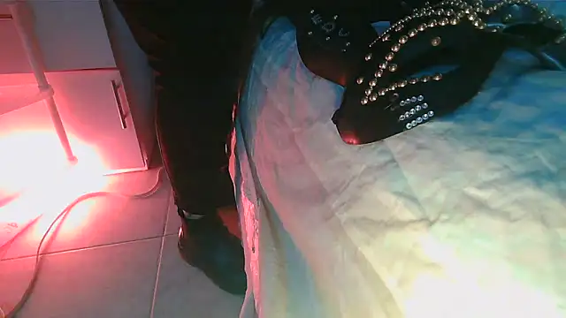 SatiroyNinfa online show from 5, 4, 2026