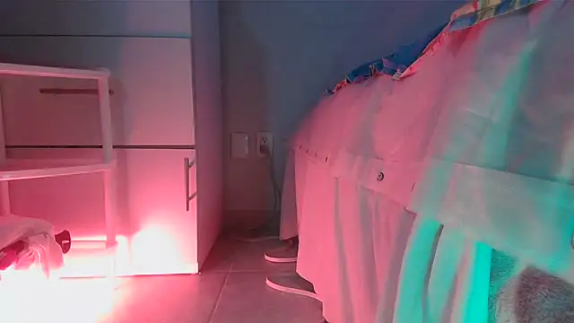 SatiroyNinfa online show from 17, 4, 2026