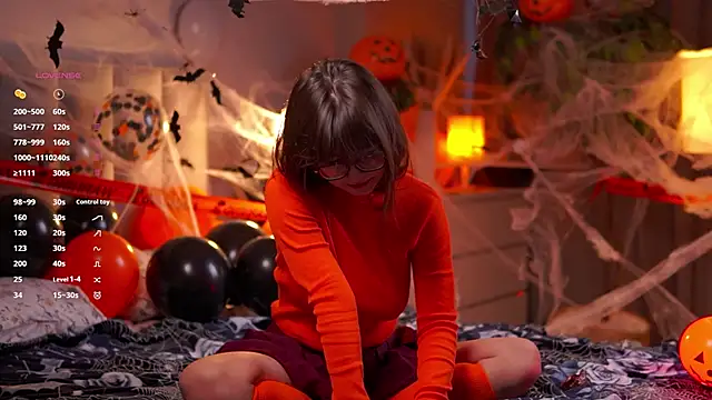 Julia PR0 online show from 31, 10, 2025