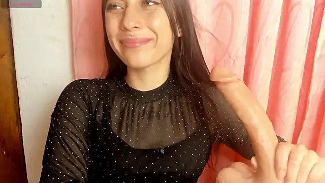 Alanaloiiss  online show from 19, 4, 2026