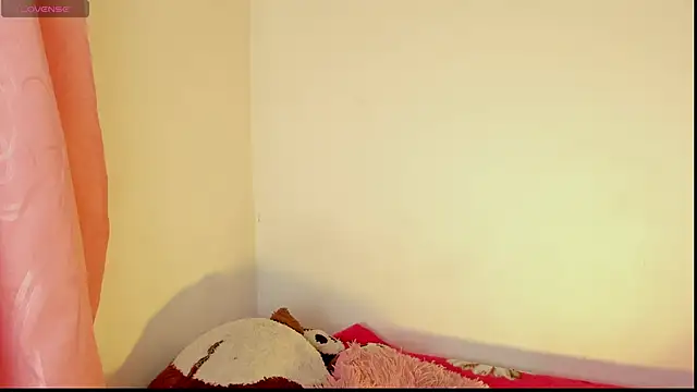 Alanaloiiss  online show from 8, 3, 2026