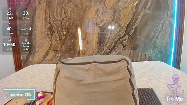 MiiaaCollinss online show from 15, 12, 2025